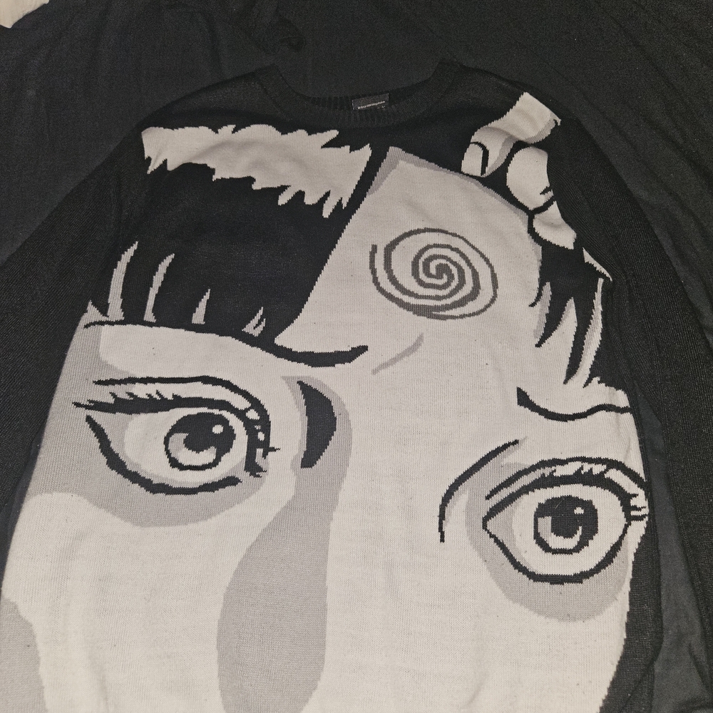 Graphic Black and White Sweater